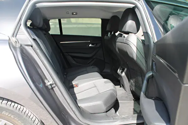Peugeot 508 SW 2021 - 20980 EUR, 96582 km - AUTO.MOTO.pt - 96582km - foto 14 de 16