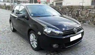 Volkswagen Golf 2011 - 9500 EUR, 179600 km - AUTO.MOTO.pt - 179600km - foto 1 de 15