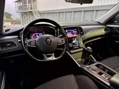 Renault Talisman Sport Tourer 2018 - 14500 EUR, 160000 km - AUTO.MOTO.pt - 160000km - foto 15 de 27