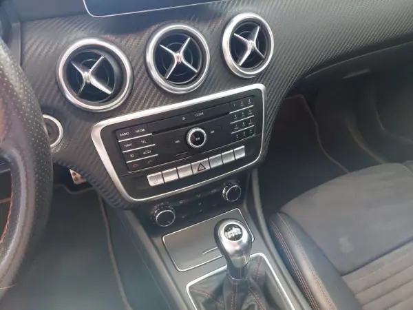 Mercedes-Benz A 180 2018 - 16900 EUR, 212000 km - AUTO.MOTO.pt - 212000km - foto 14 de 21