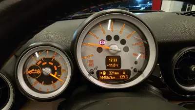 MINI Cooper 2010 - 9900 EUR, 144067 km - AUTO.MOTO.pt - 144067km - foto 39 de 56