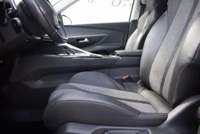 Peugeot 3008 2018 - 17990 EUR, 166000 km - AUTO.MOTO.pt - 166000km - foto 13 de 49