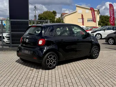 Smart ForFour 2019 - 12990 EUR, 12000 km - 12000km - foto 2 de 17