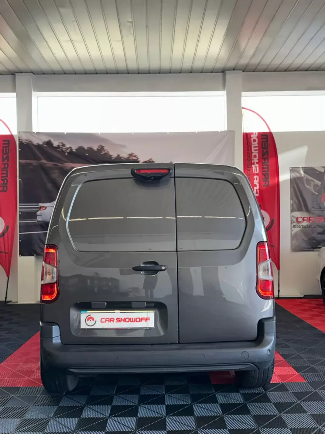 Citroën Berlingo 2021 - 14900 EUR, 145000 km - 145000km - foto 4 de 7