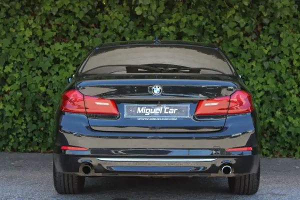 BMW 530e 2018 - 23900 EUR, 145900 km - AUTO.MOTO.pt - 145900km - foto 6 de 18