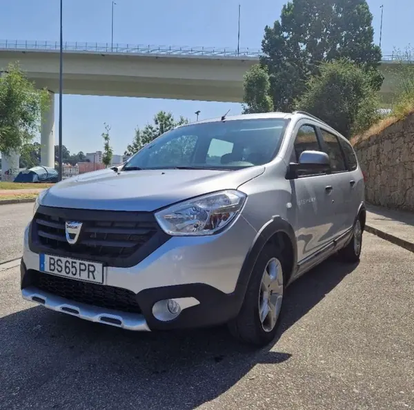 Dacia Lodgy 2017 - 10000 EUR, 44500 km - AUTO.MOTO.pt - 44500km - foto 2 de 18