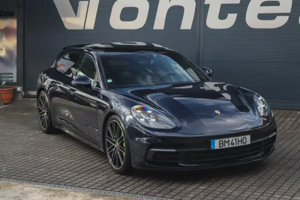 Porsche Panamera Sport Turismo 2019 - 67480 EUR, 97640 km - AUTO.MOTO.pt - 97640km - foto 10 de 71