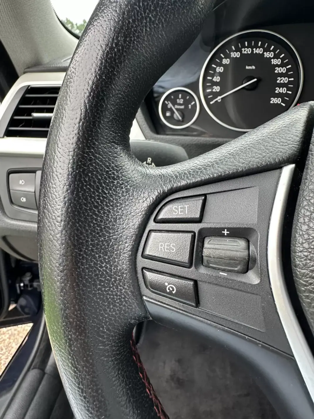 BMW 418 Gran Coupé 2015 - 15900 EUR, 293000 km - 293000km - foto 28 de 52