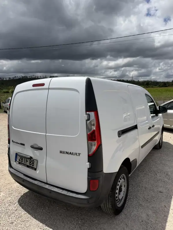 Renault Kangoo 2017 - 6990 EUR, 359871 km - AUTO.MOTO.pt - 359871km - foto 5 de 15