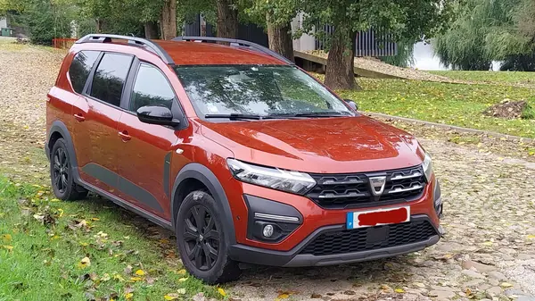 Dacia Jogger 2022 — foto 2 de 4