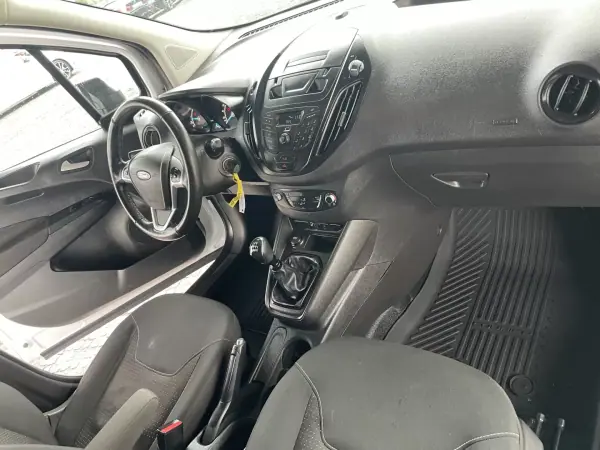Ford Transit Courier 2022 - 15000 EUR, 51442 km - AUTO.MOTO.pt - 51442km - foto 9 de 14