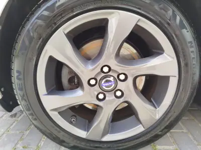 Volvo V40 Cross Country 2014 - 13950 EUR, 143620 km - AUTO.MOTO.pt - 143620km - foto 17 de 19