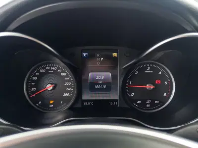 Mercedes-Benz GLC 220 2016 - 37990 EUR, 180000 km - AUTO.MOTO.pt - 180000km - foto 28 de 45