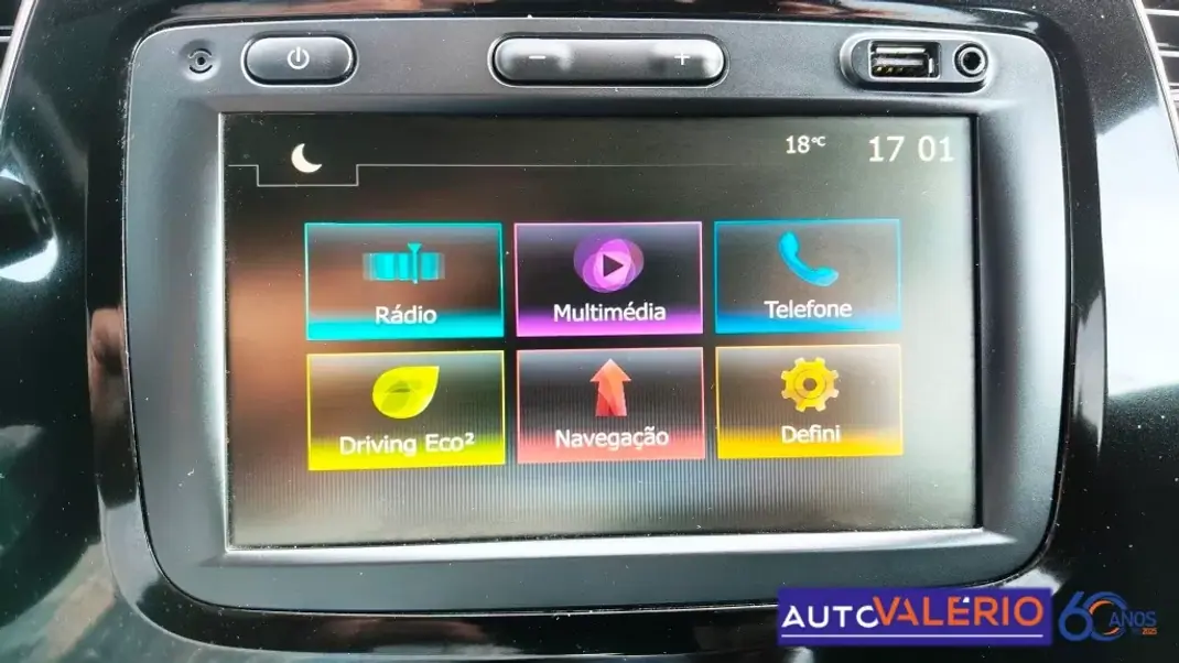 Renault Captur 2019 - 13950 EUR, 61525 km - AUTO.MOTO.pt - 61525km - foto 19 de 30