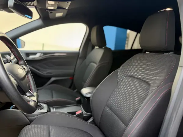 Ford Focus 2023 - 17950 EUR, 54000 km - AUTO.MOTO.pt - 54000km - foto 13 de 25