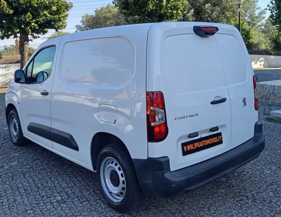 Peugeot Partner 2019 - 11490 EUR, 120300 km - 120300km - foto 5 de 19