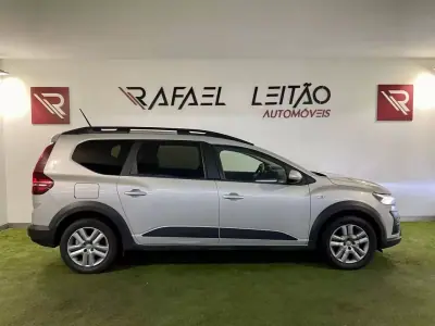 Dacia Jogger 2023 - 16450 EUR, 81000 km - AUTO.MOTO.pt - 81000km - foto 7 de 31
