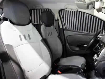 Renault Captur 2016 - 13990 EUR, 109000 km - AUTO.MOTO.pt - 109000km - foto 21 de 36