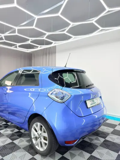 Renault Zoe 2019 - 10500 EUR, 130000 km - AUTO.MOTO.pt - 130000km - foto 5 de 18