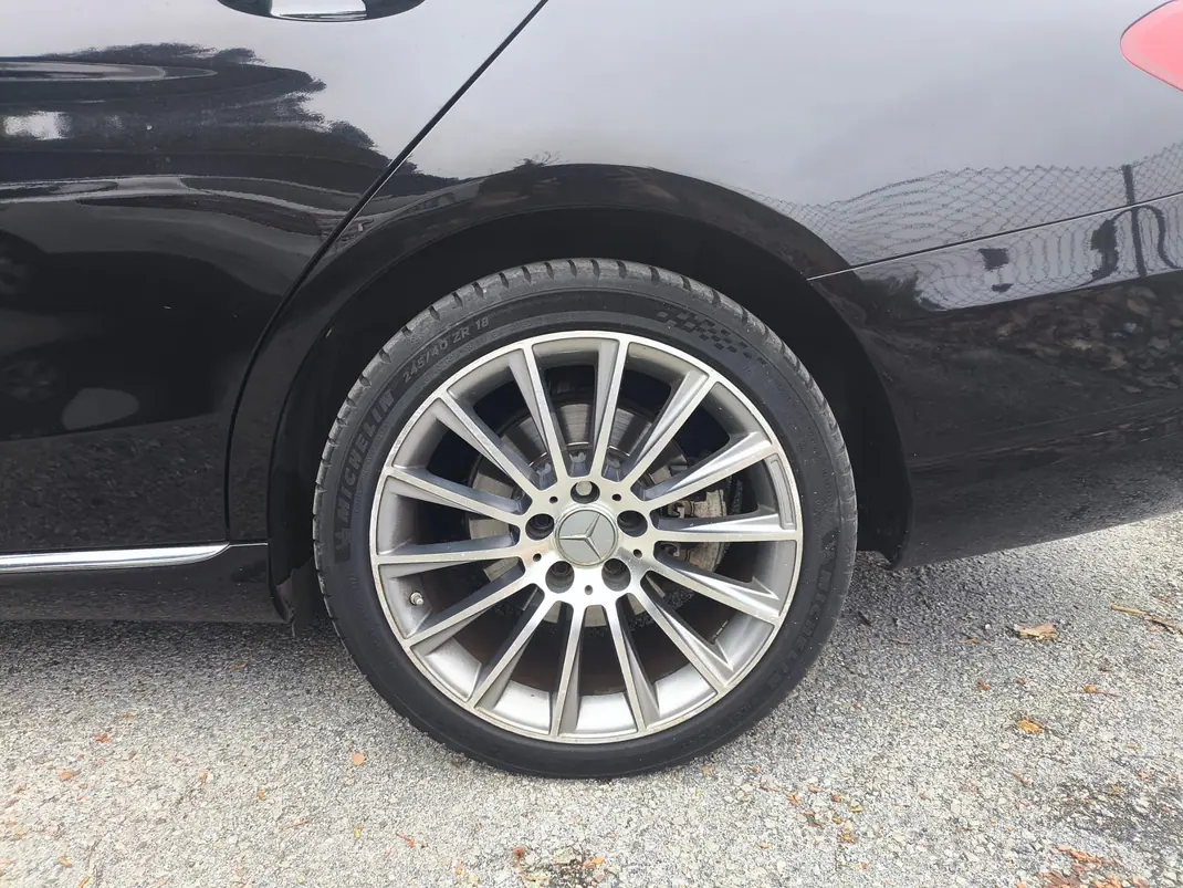 Mercedes-Benz C 350 2016 - 18900 EUR, 140500 km - 140500km - foto 7 de 15