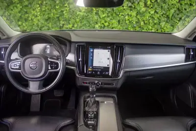 Volvo V90 2019 - 27900 EUR, 134000 km - AUTO.MOTO.pt - 134000km - foto 15 de 18