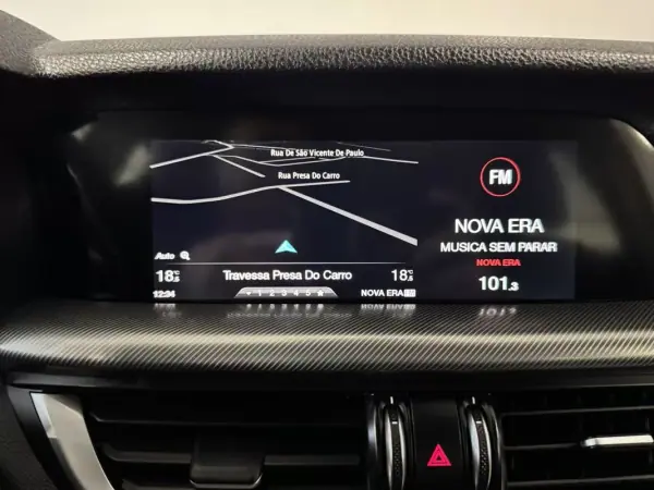 Alfa Romeo Stelvio 2017 - 22900 EUR, 215900 km - AUTO.MOTO.pt - 215900km - foto 52 de 60