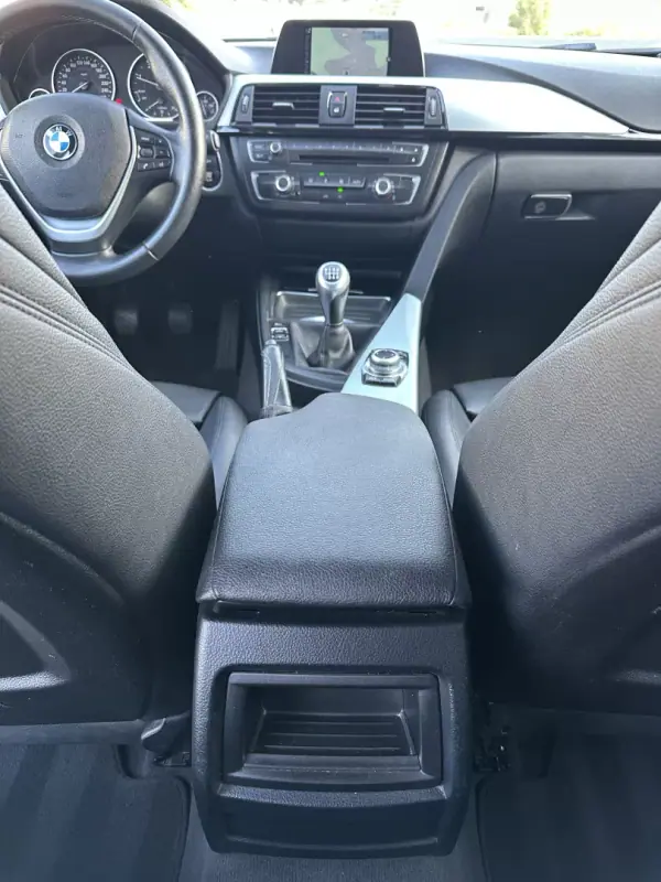 BMW 318 2014 - 12900 EUR, 178000 km - AUTO.MOTO.pt - 178000km - foto 47 de 65