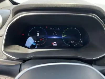 Renault Zoe 2020 - 14800 EUR, 56840 km - AUTO.MOTO.pt - 56840km - foto 5 de 42