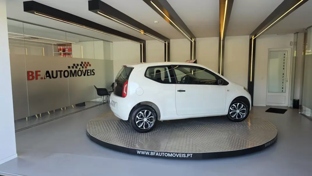 Volkswagen Up! 2016 - 8500 EUR, 79613 km - 79613km - foto 7 de 49