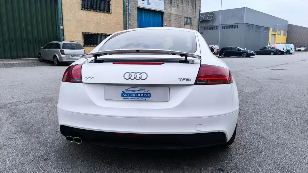 Audi TT Coupé 2011 - 12900 EUR, 170000 km - 170000km - foto 5 de 19
