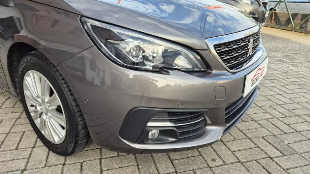 Peugeot 308 SW 2017 - 15900 EUR, 133694 km - AUTO.MOTO.pt - 133694km - foto 13 de 17