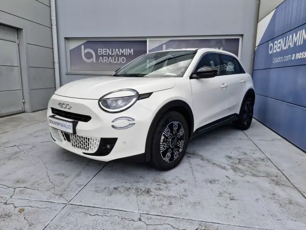 Fiat 600 2025 - 23900 EUR, 10981 km - AUTO.MOTO.pt - 10981km - foto 4 de 23