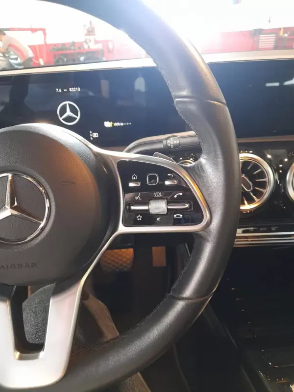Mercedes-Benz A 250e 2021 - 25490 EUR, 83210 km - AUTO.MOTO.pt - 83210km - foto 14 de 17