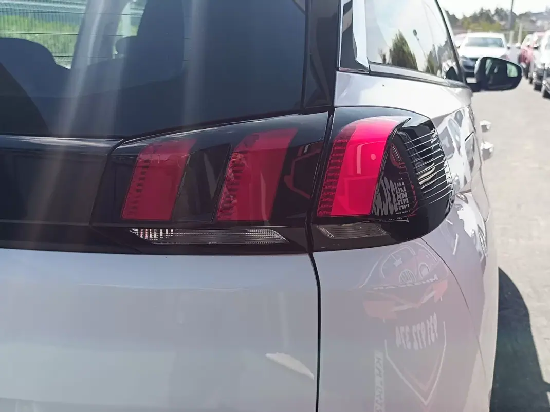 Peugeot 5008 2019 - 14900 EUR, 203649 km - AUTO.MOTO.pt - 203649km - foto 12 de 34