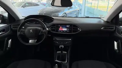 Peugeot 308 SW 2020 - 11990 EUR, 153706 km - AUTO.MOTO.pt - 153706km - foto 12 de 34