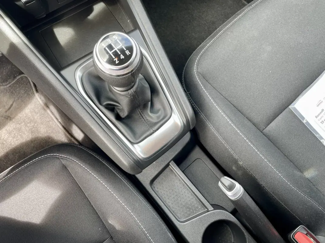 Renault Captur 2020 - 15750 EUR, 92616 km - AUTO.MOTO.pt - 92616km - foto 18 de 27