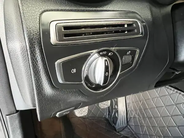 Mercedes-Benz C 200 2015 - 15900 EUR, 229781 km - AUTO.MOTO.pt - 229781km - foto 20 de 23