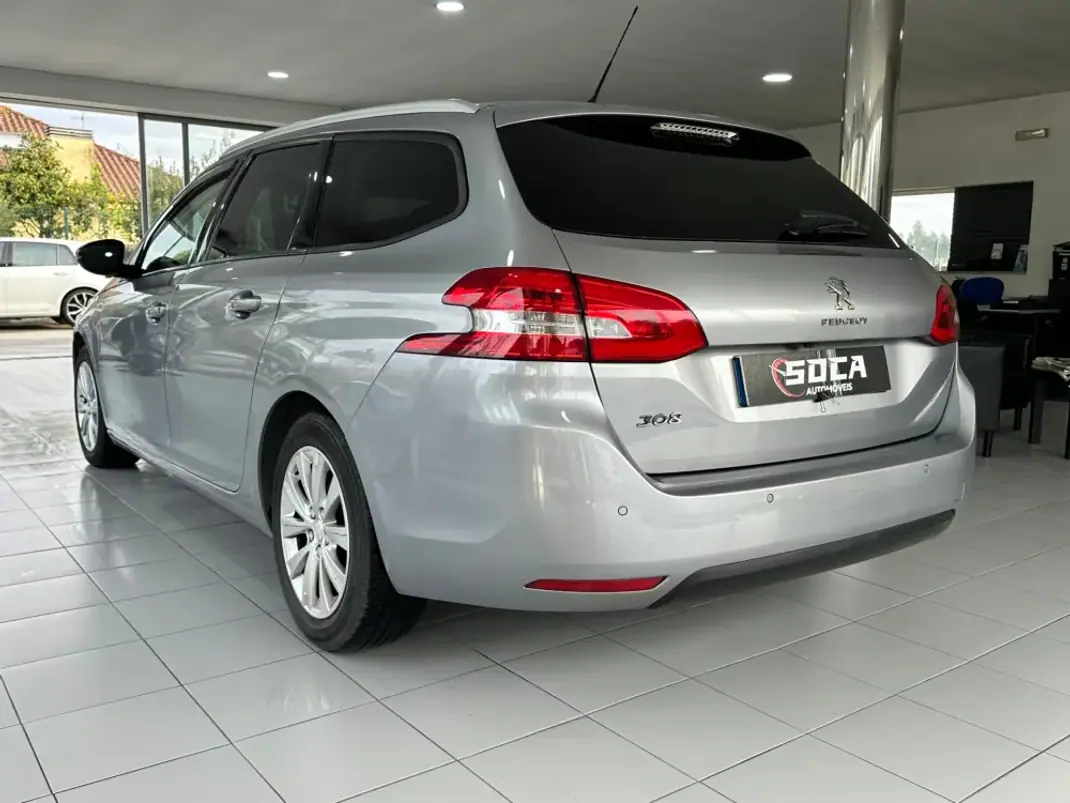 Peugeot 308 SW 2019 - 14990 EUR, 107300 km - 107300km - foto 5 de 30