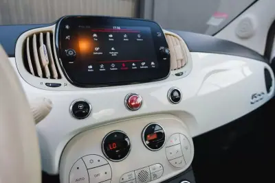 Fiat 500 2021 - 9999 EUR, 108000 km - AUTO.MOTO.pt - 108000km - foto 27 de 28