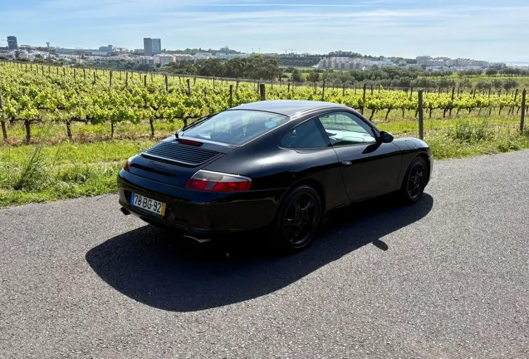 Porsche 911 2002 - 44900 EUR, 120127 km - AUTO.MOTO.pt - 120127km - foto 5 de 23