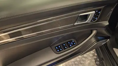 Porsche Panamera Sport Turismo 2018 - 71900 EUR, 135500 km - AUTO.MOTO.pt - 135500km - foto 30 de 49