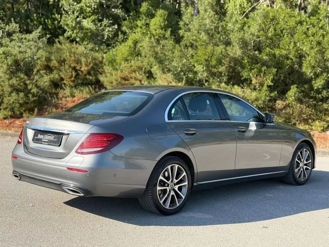 Mercedes-Benz E 300 2019 - 25900 EUR, 138000 km - 138000km - foto 31 de 33