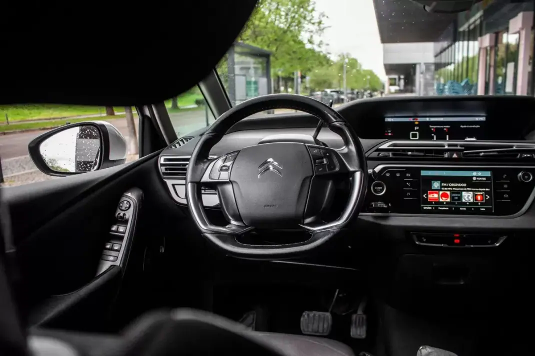 Citroën C4 Spacetourer 2019 - 10550 EUR, 304577 km - AUTO.MOTO.pt - 304577km - foto 37 de 45