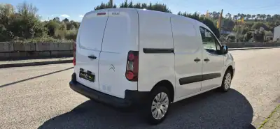 Citroën Berlindo 1.6 HDi Caixa Automatica 2018 - 12000 EUR, 180000 km - AUTO.MOTO.pt - 180000km - foto 19 de 19