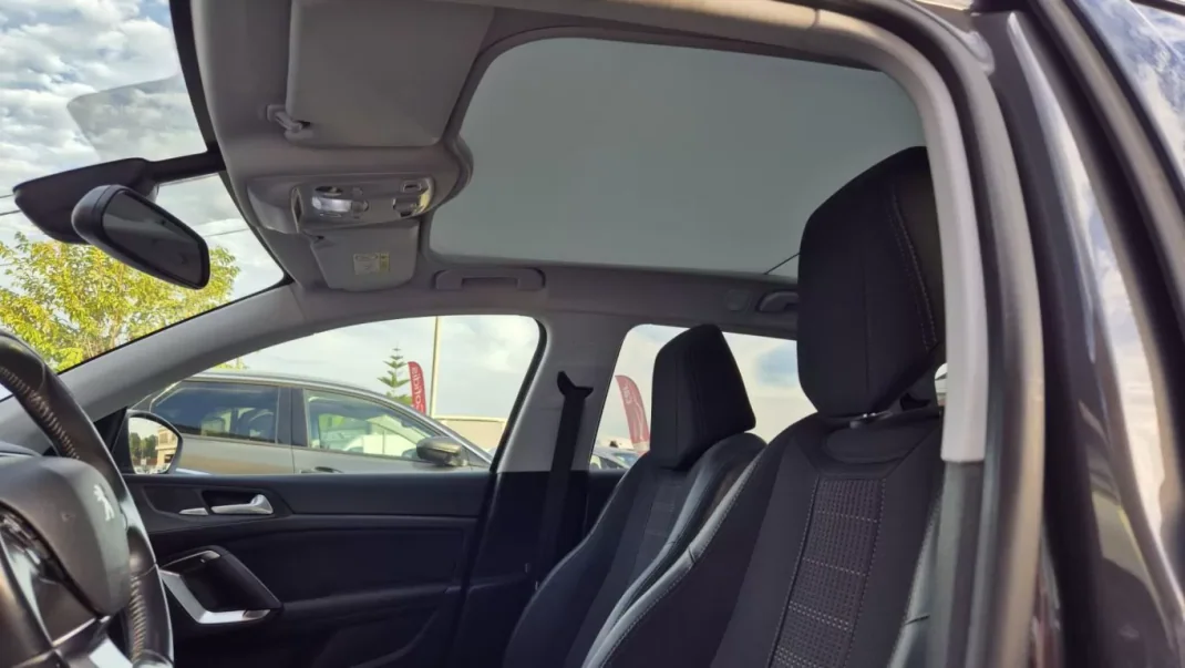 Peugeot 308 SW 2017 - 15900 EUR, 133694 km - AUTO.MOTO.pt - 133694km - foto 10 de 17