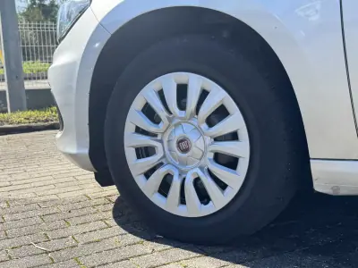 Fiat Tipo Station Wagon 2019 - 12750 EUR, 75000 km - AUTO.MOTO.pt - 75000km - foto 5 de 9