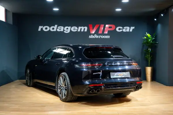 Porsche Panamera Sport Turismo 2020 — photo 3 of 22