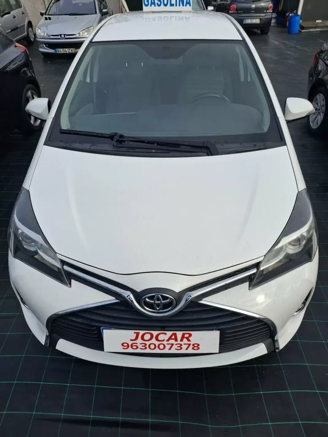 Toyota Yaris 2016 - 12950 EUR, 119678 km - AUTO.MOTO.pt - 119678km - foto 2 de 15