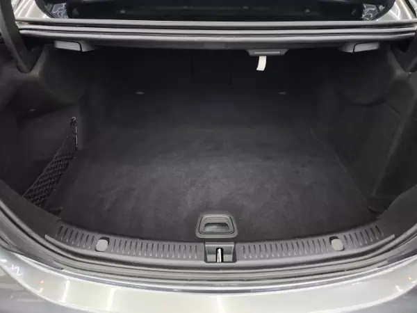 Mercedes-Benz E 220 2018 - 32950 EUR, 118099 km - AUTO.MOTO.pt - 118099km - foto 17 de 48
