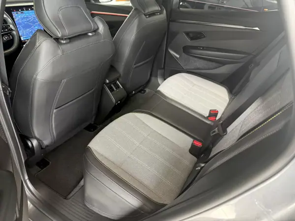 Renault Mégane E-Tech 2023 - 25500 EUR, 58000 km - AUTO.MOTO.pt - 58000km - foto 62 de 121